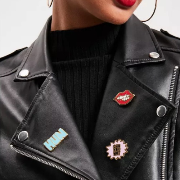 TOPSHOP FREEDOM pin brooch pack - Picture 3 of 3